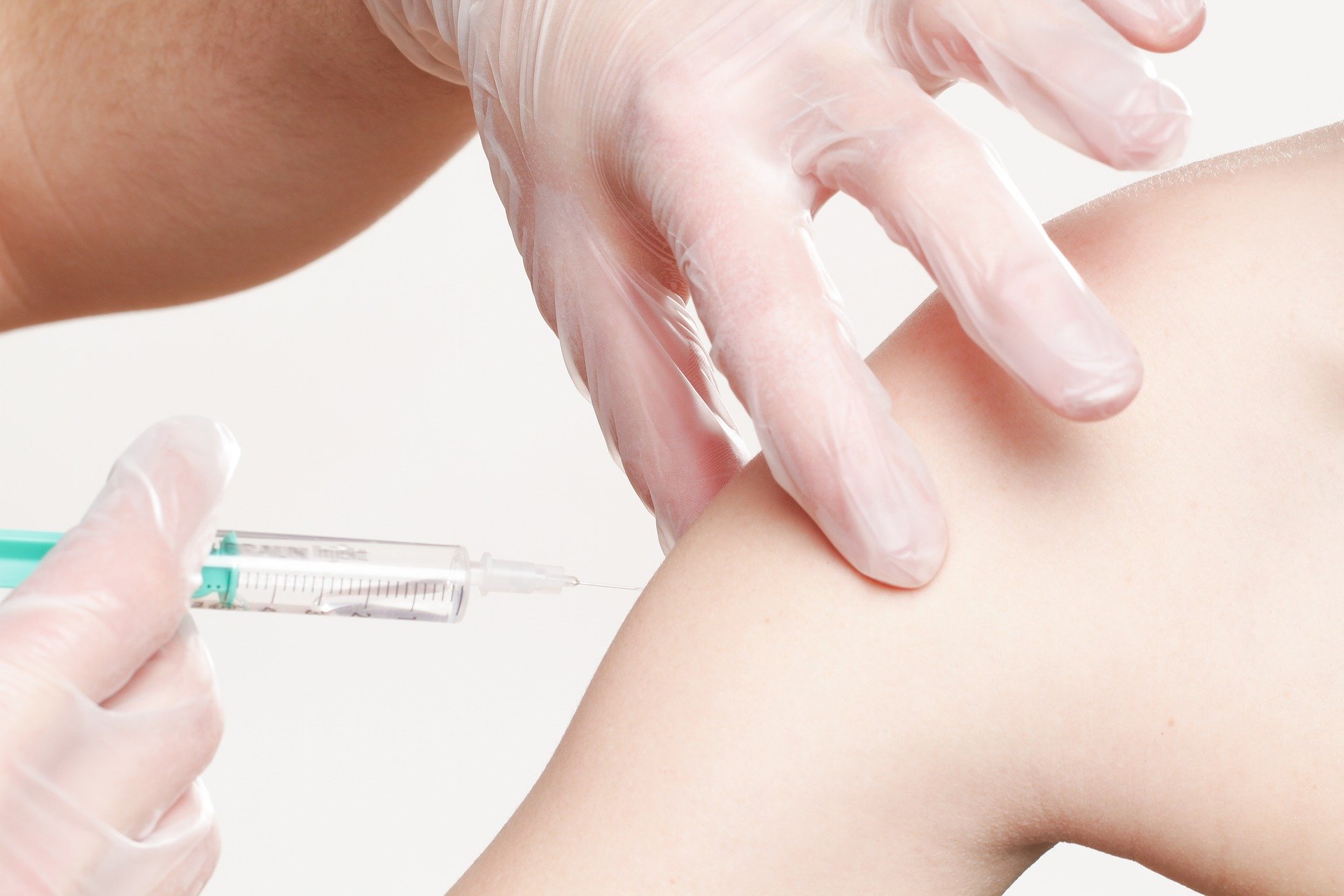 You are currently viewing Wstrzymanie szczepień obowiązkowych w ramach Programu Szczepień Ochronnych
